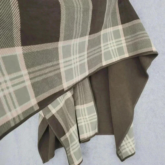 Woolrich Reversible Plaid Poncho Cape One Size Polyester Brown/Green  7CT - Picture 5 of 6